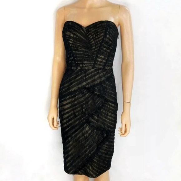 Monique Lhuillier Dresses & Skirts - Monique Lhuillier Strapless Lace Cocktail Dress